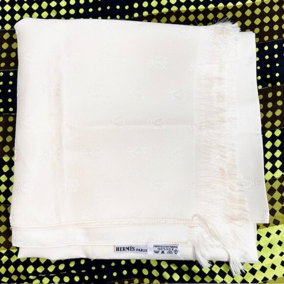 New Unbox HERMES  Stole scarf wrap 100% Silk Satin 58"x36" Ivery Bees FringW/C/A - Picture 7 of 15